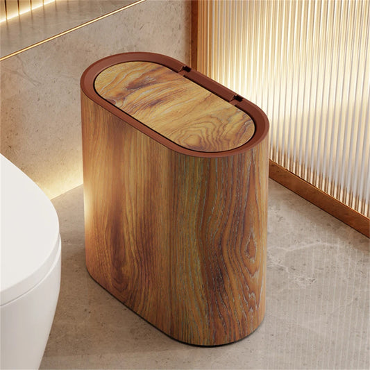 Poubelle salle de bain originale installé dans une salle de bain