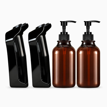 Ensemble de trois flacons de shampoing et savon organisés sur support mural adhésif