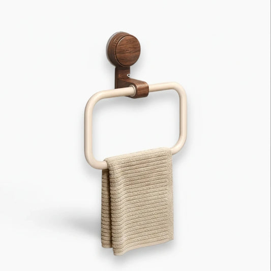Anneau porte-serviette bois crème à ventouse avec serviette beige