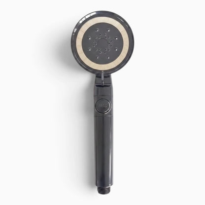 Grand pommeau de douche de forme carrée pour enveloppe d'eau généreuse et confortable