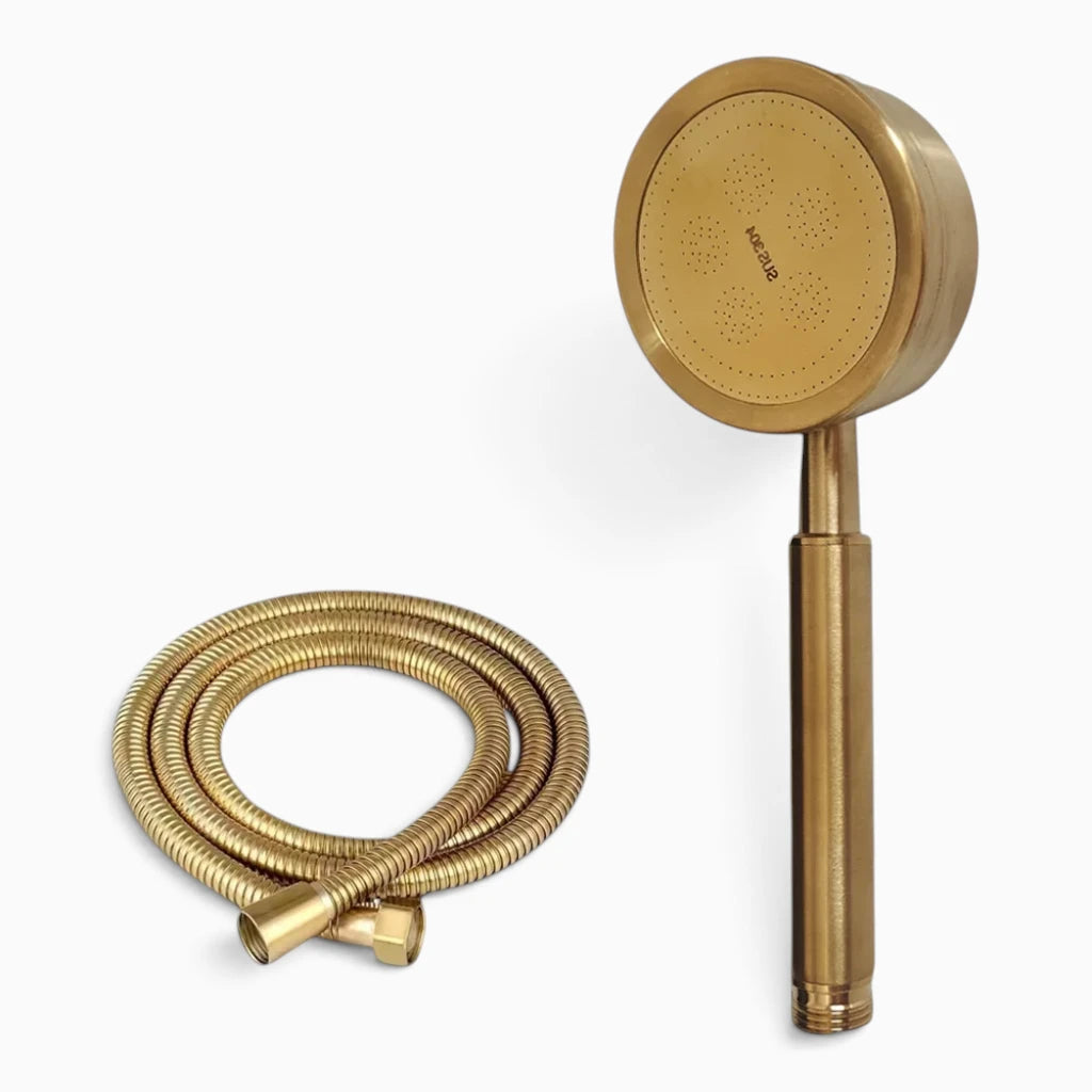 Design élégant du pommeau de douche noire vu de face