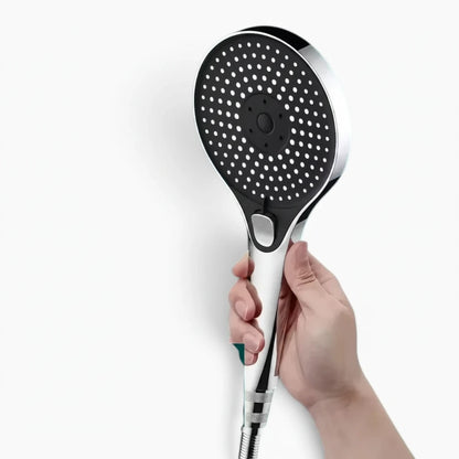 Douche pression à large diffuseur offrant un confort thermique et un débit constant