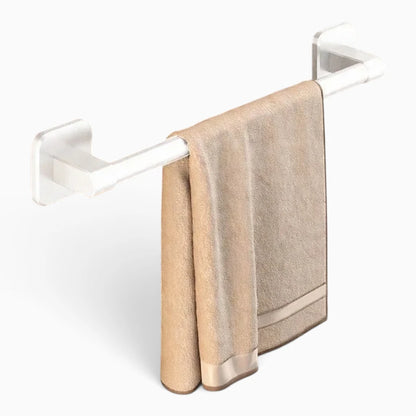 Barre serviette murale de couleur blanche créant du rangement vertical discret