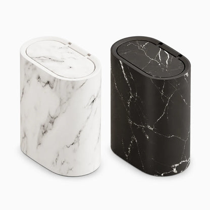 Poubelles de salle de bain originale en trois coloris : noir, blanc et effet bois