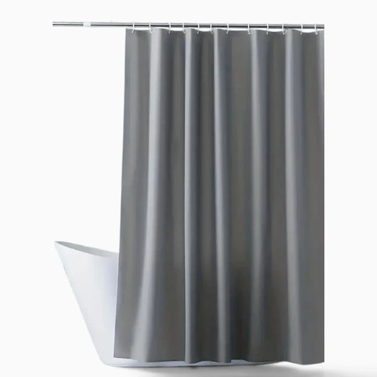 Rideau de douche lin gris 180x180cm suspendu à des crochets dans une salle de bain moderne