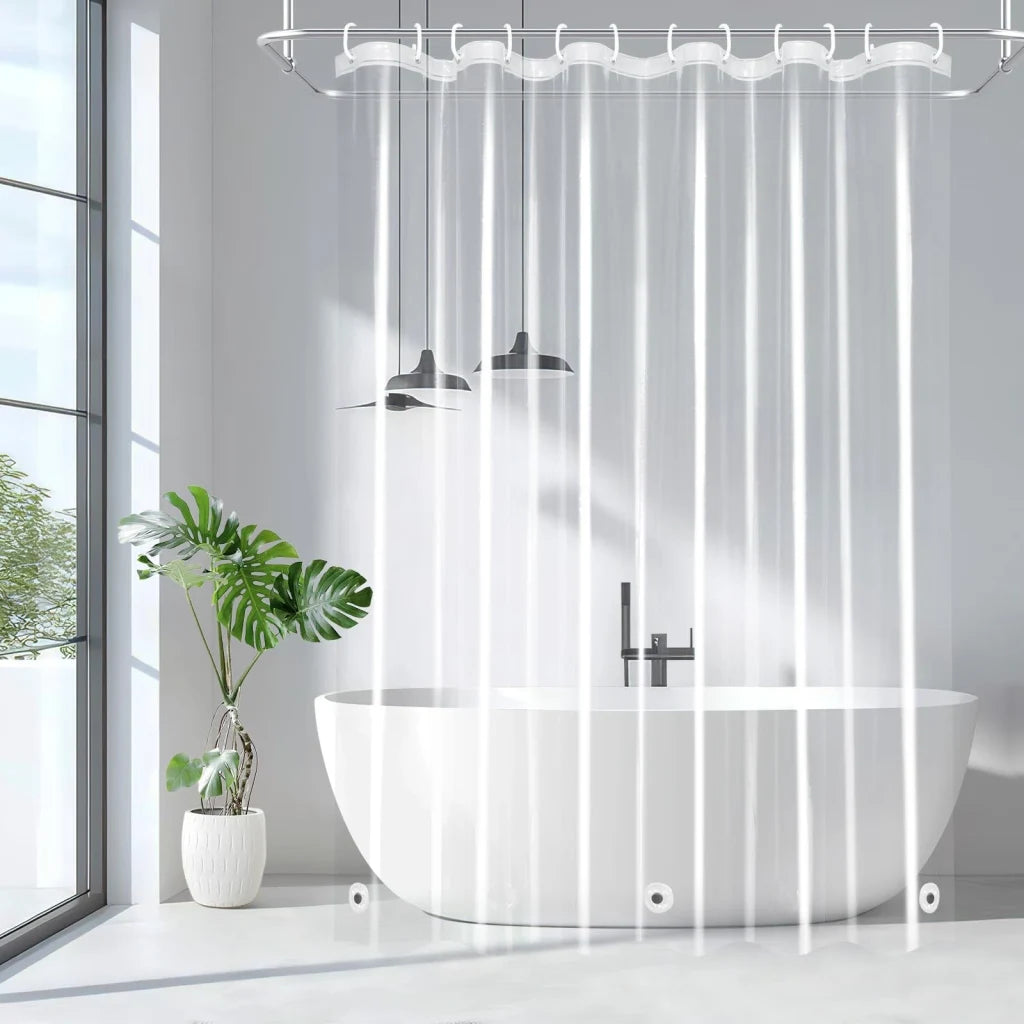 Rideau de douche transparent installé dans une salle de bain