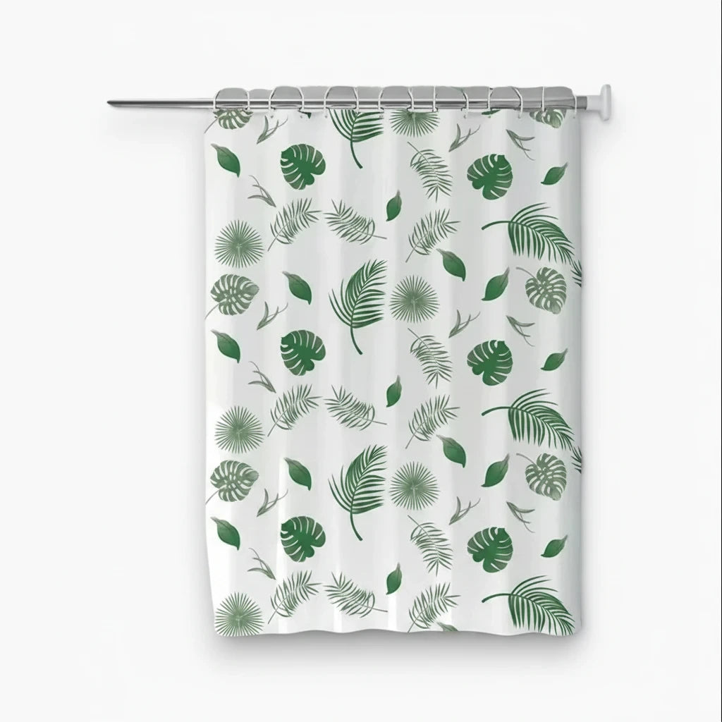Détail du motif feuillage sur rideau de douche vert, intimité et lumière douce