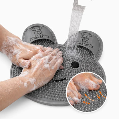 Revêtement douche adhérent texturé pour stabilité et relaxation des pieds